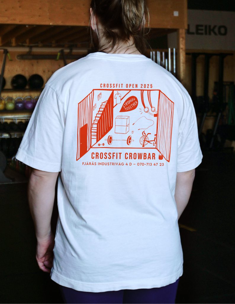t-shirt med röd illustration på ryggen